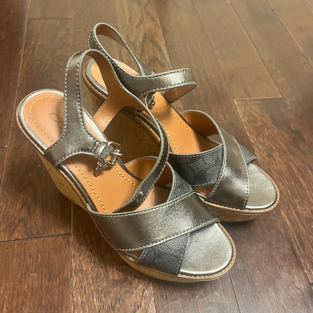 COACH Women's Cross Band High Wedge Sandal Charcoal Gunmetal, Size: 8.5 (39EU) - Picture 2 of 4